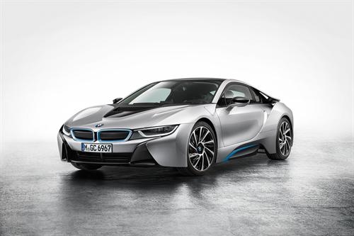 Revolutionaire BMW onthuld, lichtgewicht krachtpatser + FOTO's